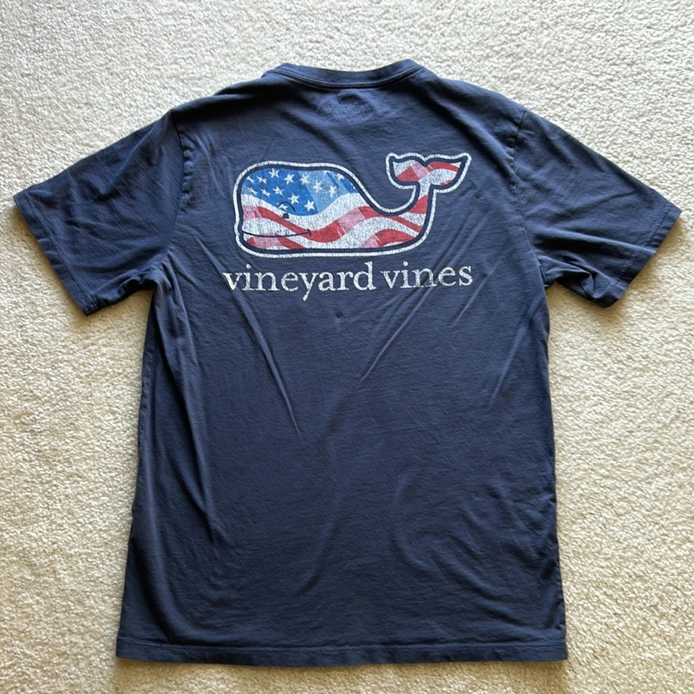Vineyard Vines T-Shirt - Picture 9 of 9
